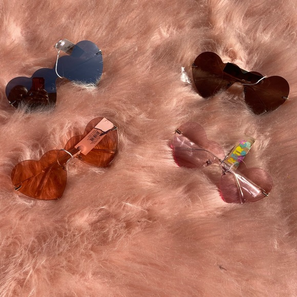 SOLD OUT ✌︎︎💚💛Hᴇᴀʀᴛ Yᴏᴜʀ Eʏᴇs Oᴜᴛ Sʜᴀᴅᴇs - Picture 3 of 8